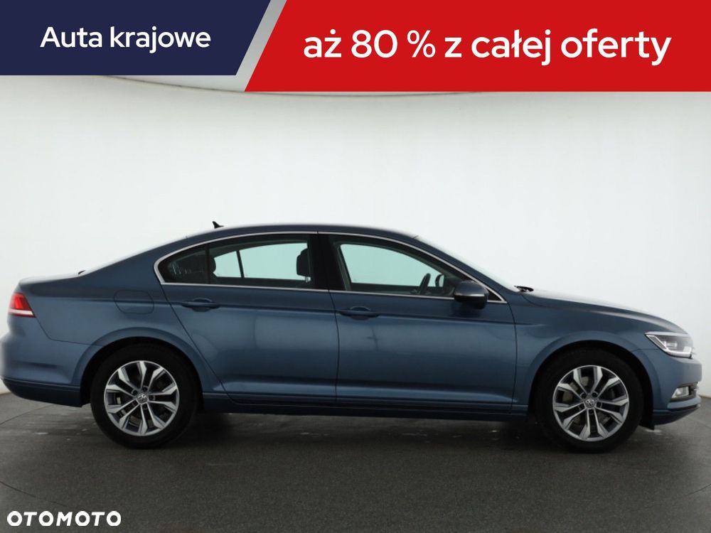 Volkswagen Passat - 8