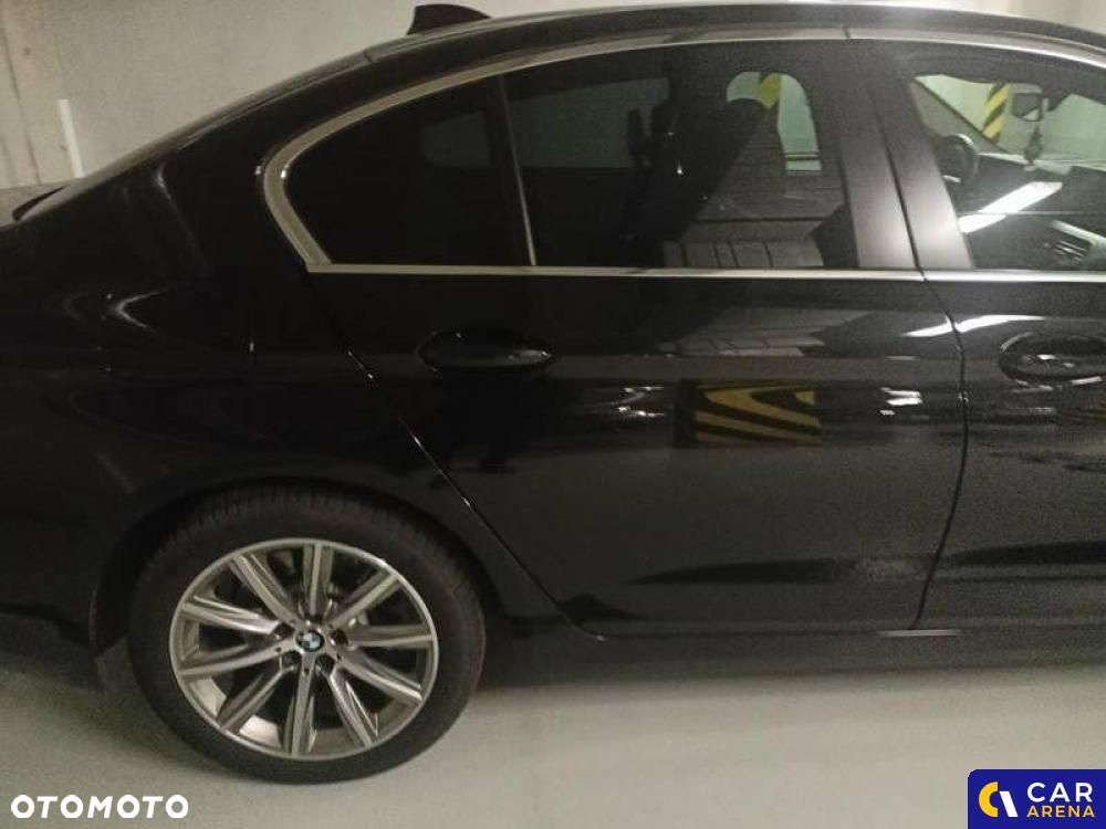 BMW Seria 5 530i xDrive - 18