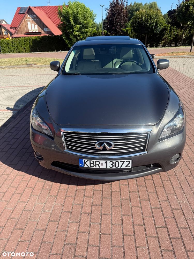 Infiniti M - 3