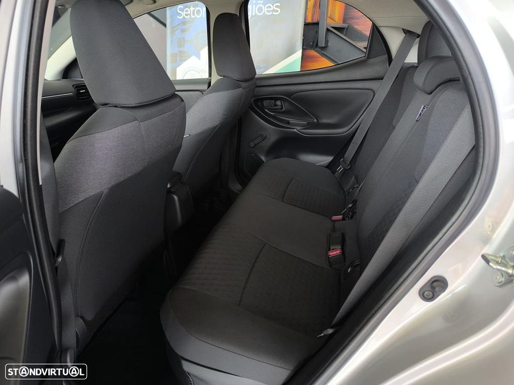 Toyota Yaris 1.5 HDF Comfort Plus - 23