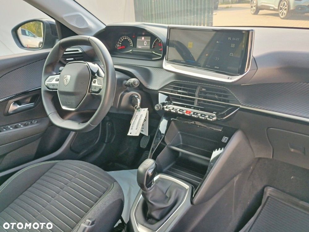 Peugeot 208 - 15