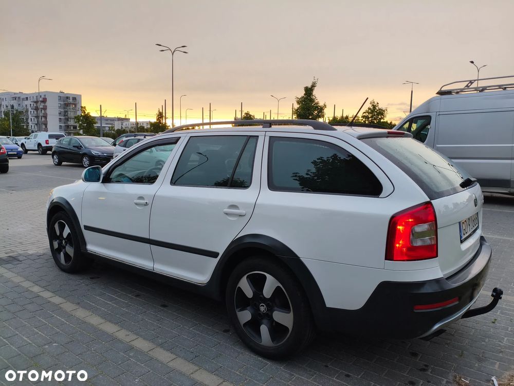 Skoda Octavia Scout 2.0 TDI DPF DSG - 3