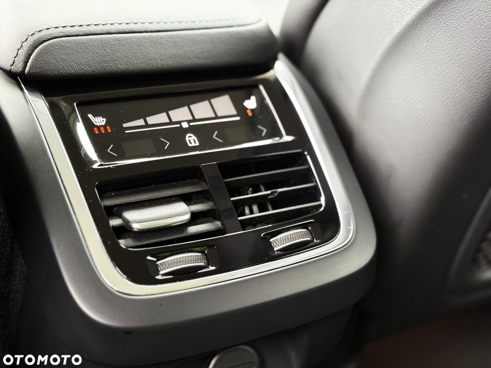 Volvo V60 Cross Country - 23
