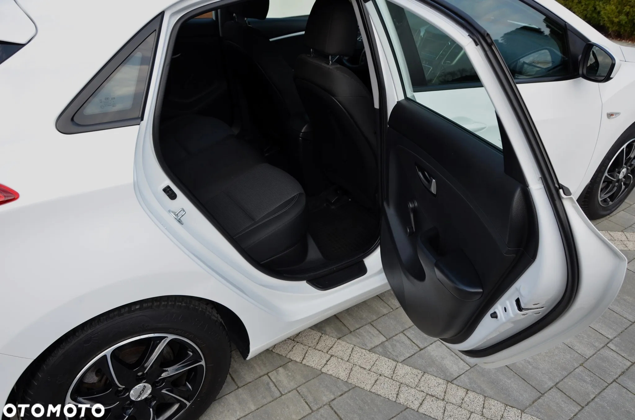 Hyundai i30 1.4 BlueDrive Classic + - 19