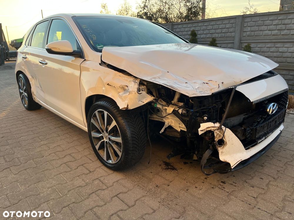 Hyundai i30 1.4 T-GDI Premiere Luxury - 2