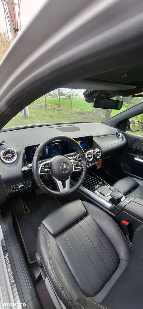 Mercedes-Benz Klasa B 180 7G-DCT Edition 19 - 20