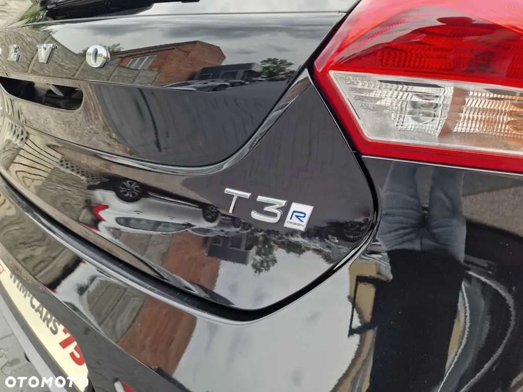Volvo V40 T3 Geartronic RDesign - 16