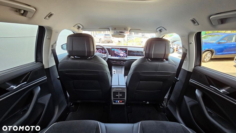 Volkswagen Passat - 36