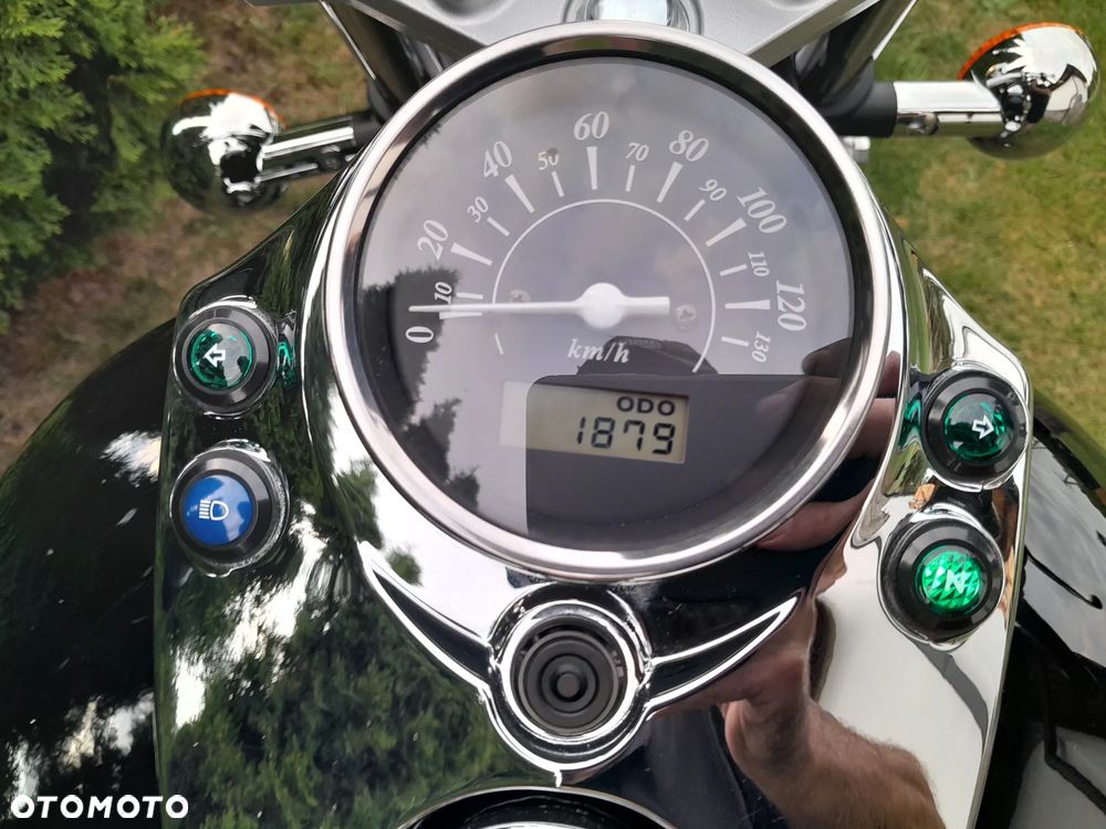 Suzuki Intruder - 4