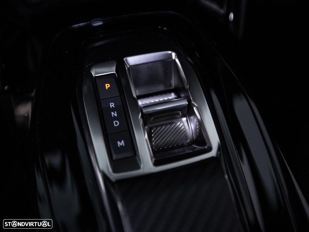 Peugeot 2008 1.2 PureTech GT EAT8 - 19