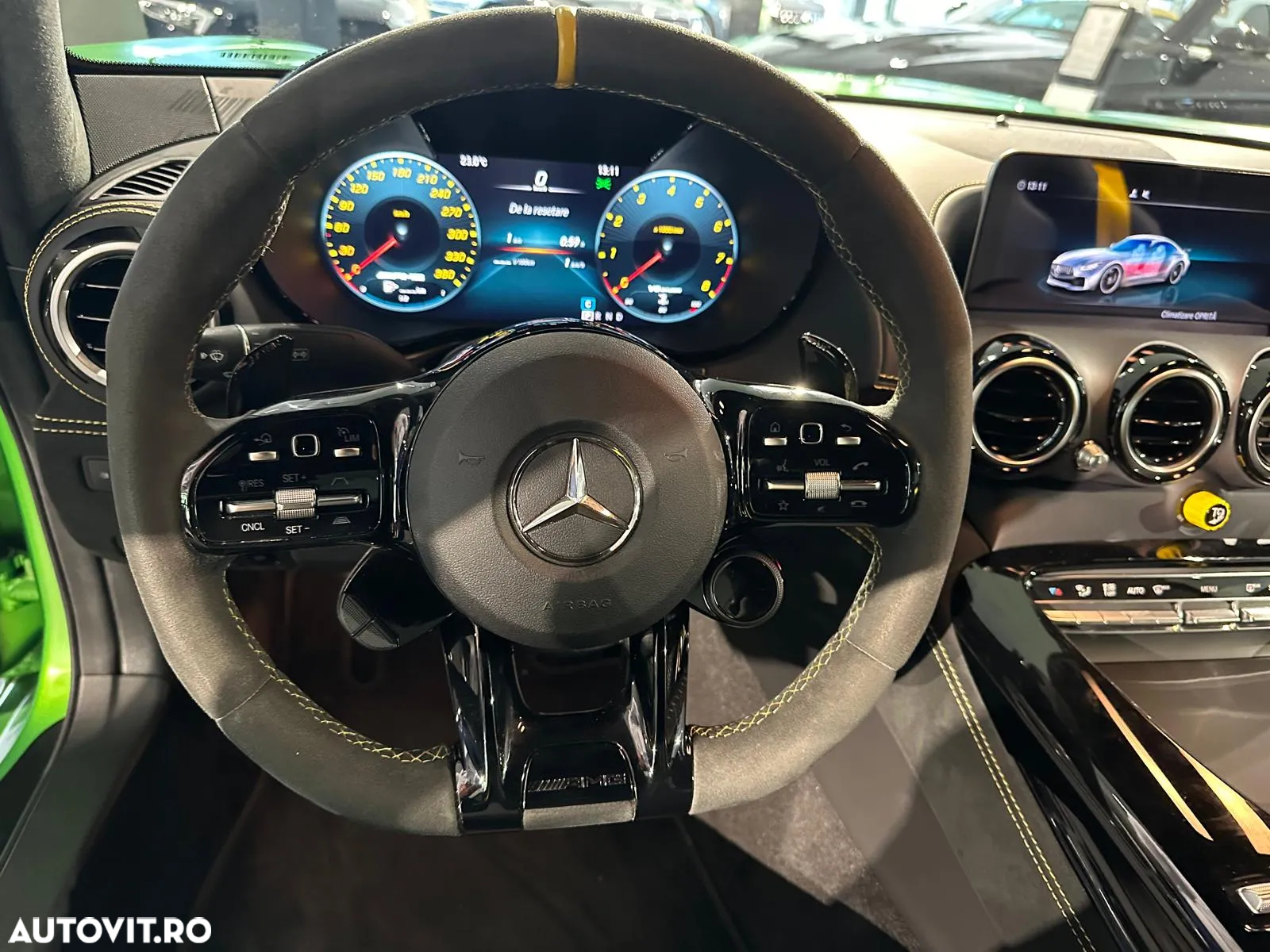 Mercedes-Benz AMG GT R Roadster - 18