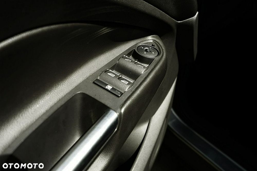 Ford Kuga - 11