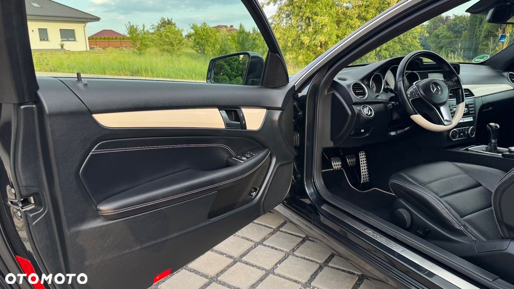 Mercedes-Benz Klasa C 180 BlueEFFICIENCY - 18