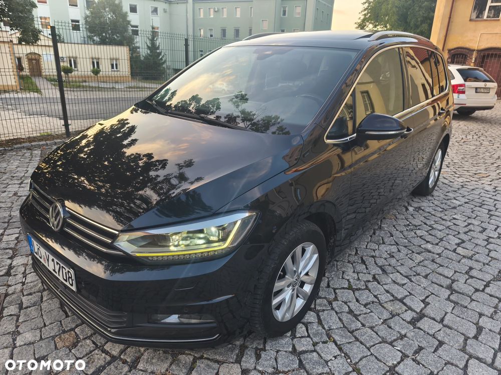 Volkswagen Touran - 1