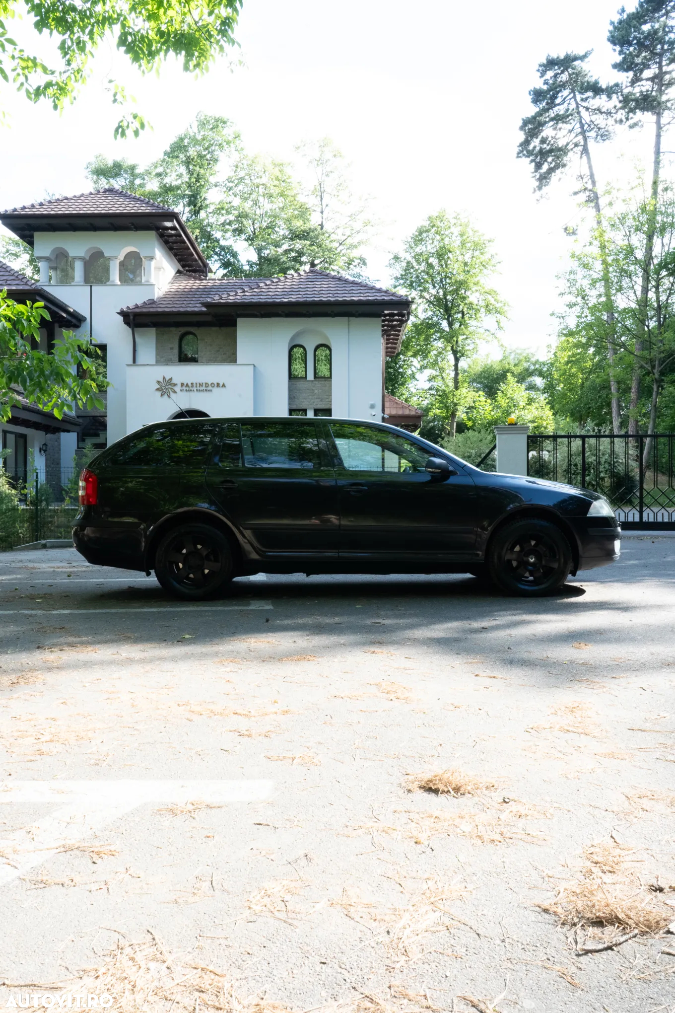 Skoda Octavia Combi 2.0 TDI Elegance Automatic - 3