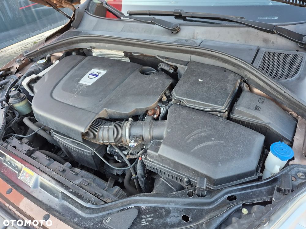 Volvo XC 60 2.4D AWD Momentum - 40