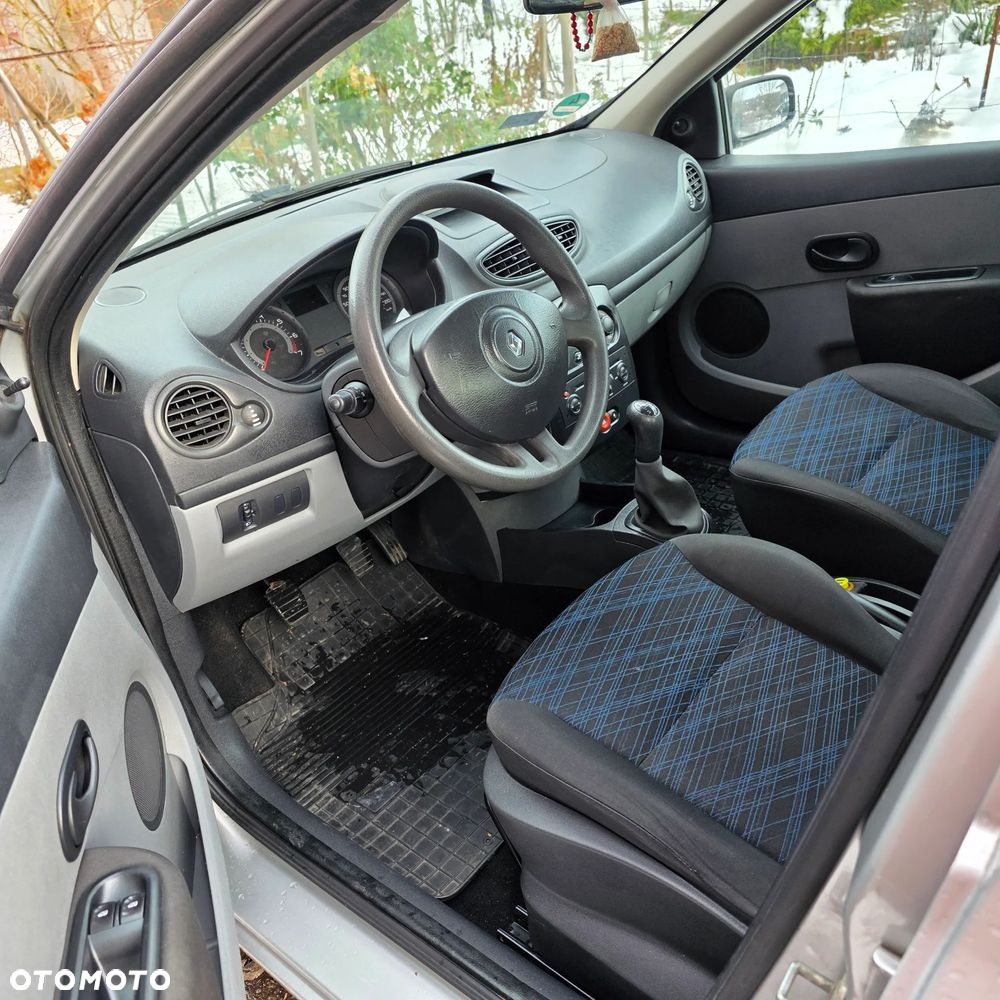 Renault Clio - 7