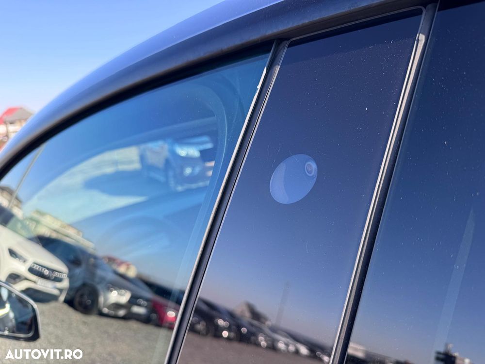 Tesla Model Y Long Range Dual Motor AWD - 8