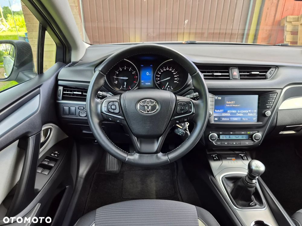 Toyota Avensis 1.8 Executive - 16