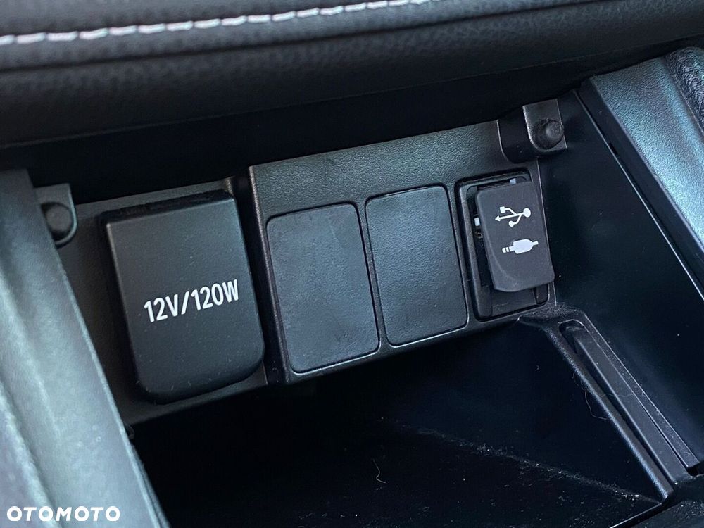 Toyota Corolla - 23