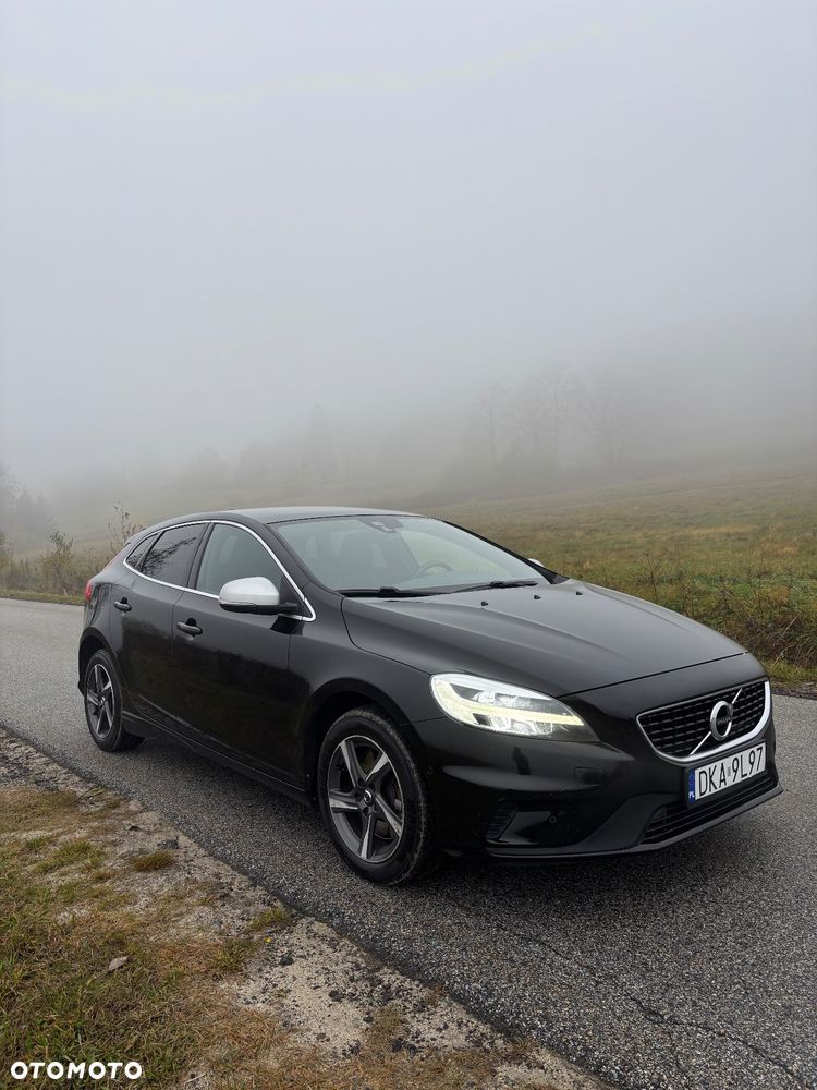 Volvo V40 D3 Drive-E R-Design Momentum - 1