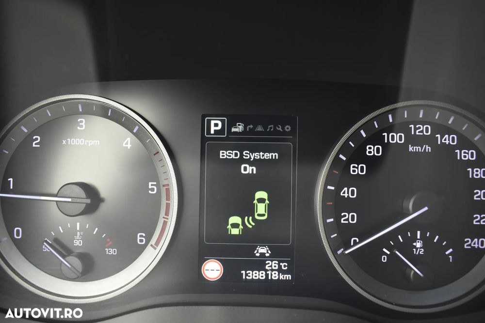 Hyundai Tucson 2.0 CRDI 4WD 6AT Luxury Pack+ - 16
