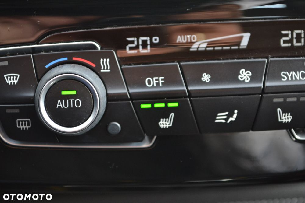 BMW X1 sDrive18d Sport Line - 19