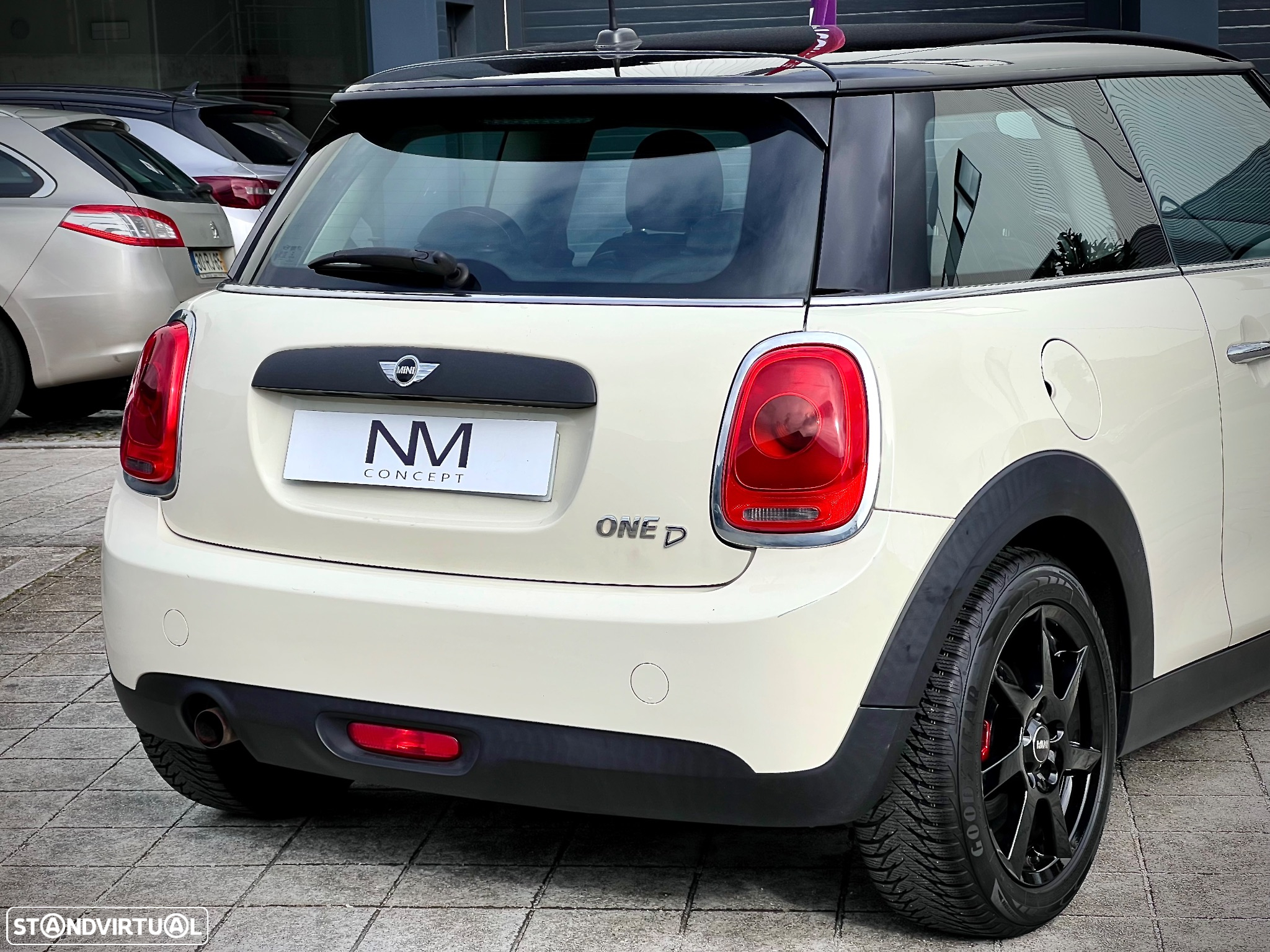 MINI 3 Portas One D - 7