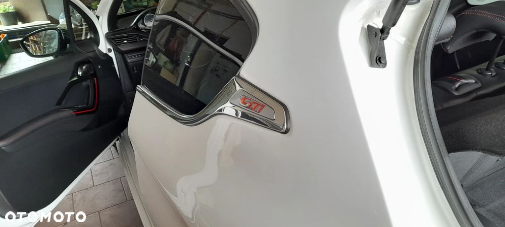 Peugeot 208 1.6 e-THP GTi S&S - 23