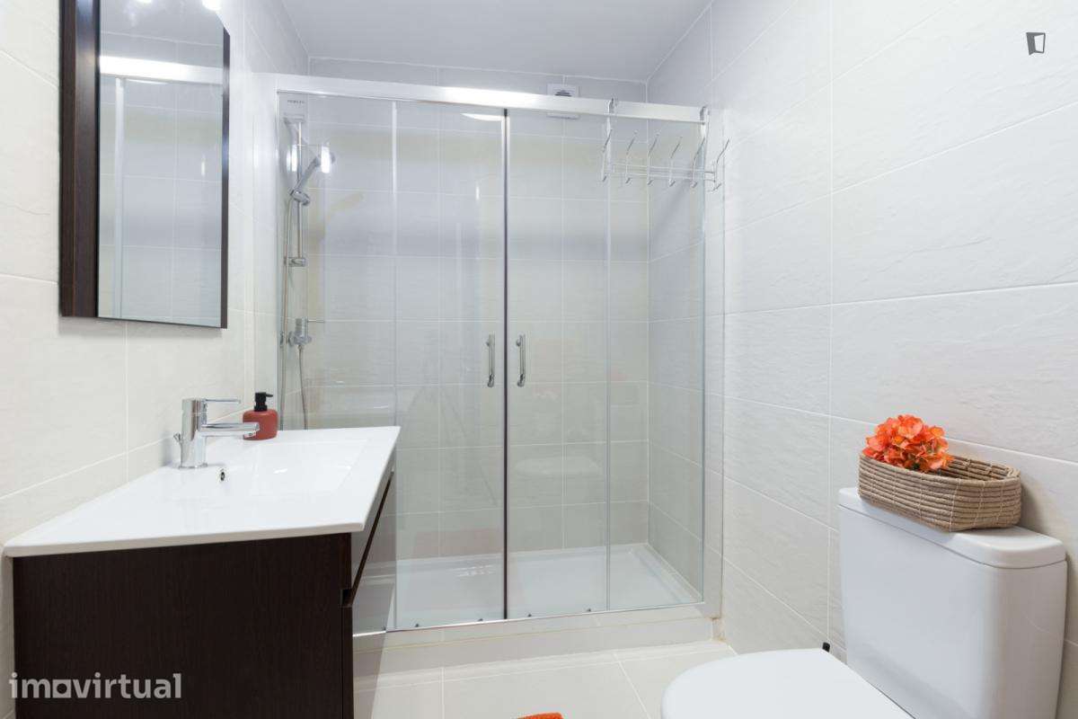 Quarto - localizado em Senhora da Hora Porto - Grande imagem: 4/20