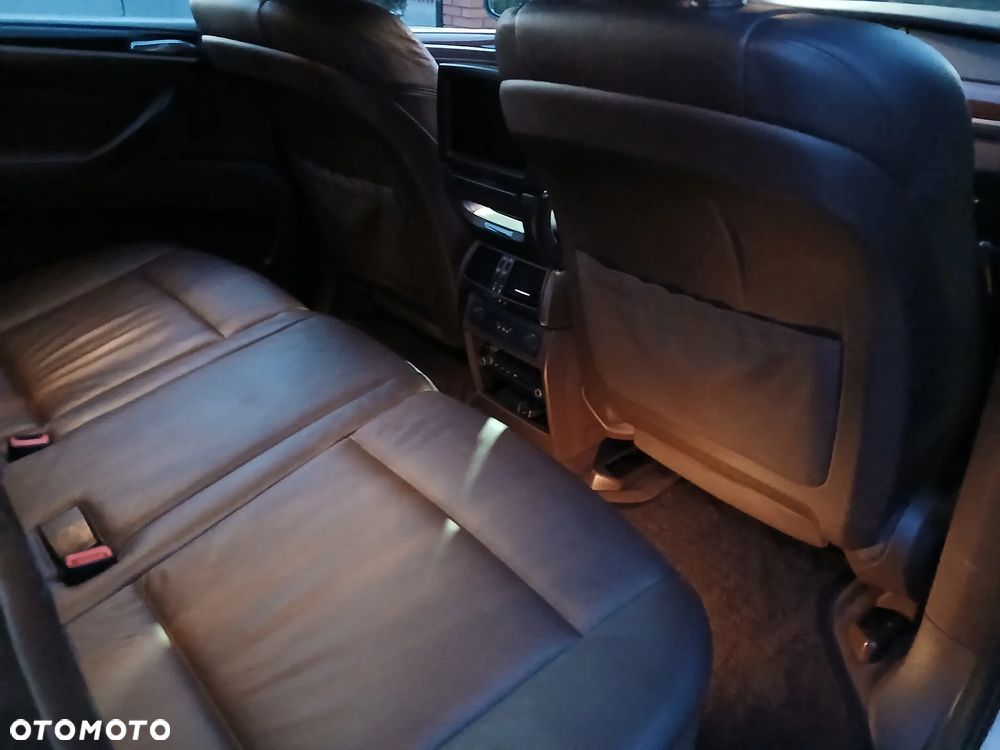 BMW X5 3.0sd xDrive - 9