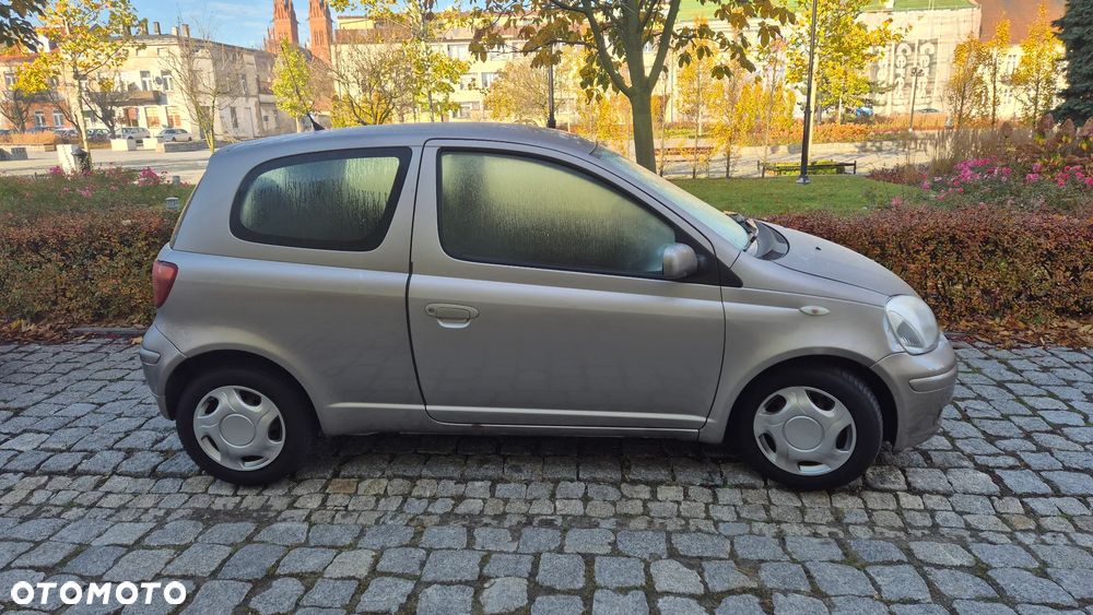 Toyota Yaris 1.3 Terra Plus - 11