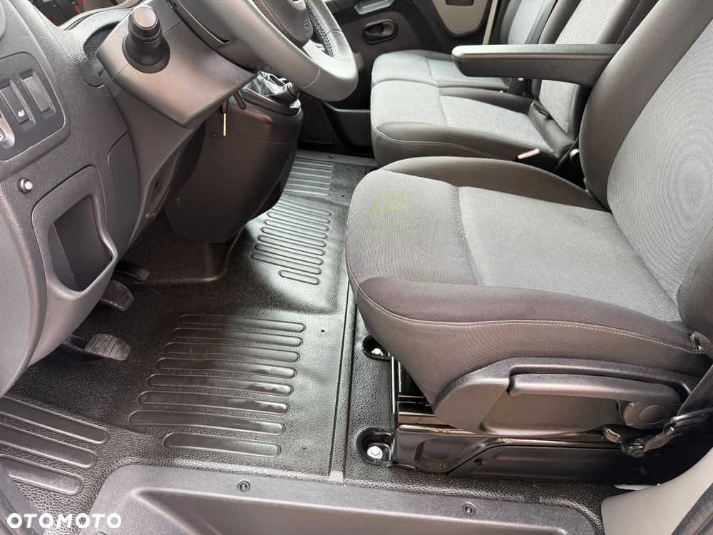 Nissan Master Movano  L3H2 - 24