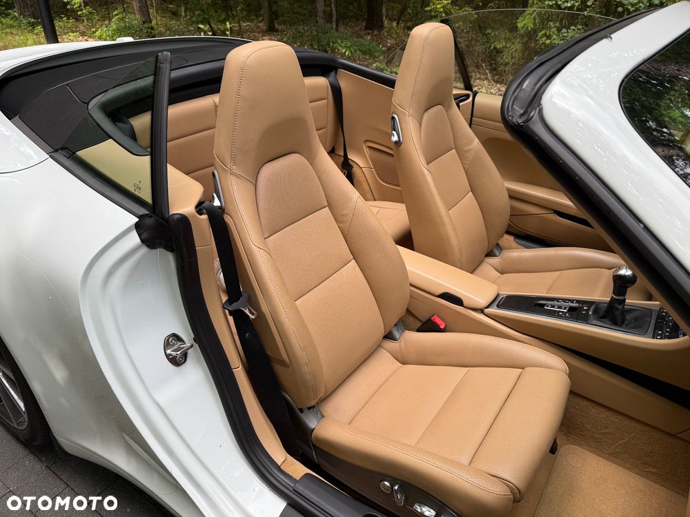 Porsche 911 Carrera S - 13