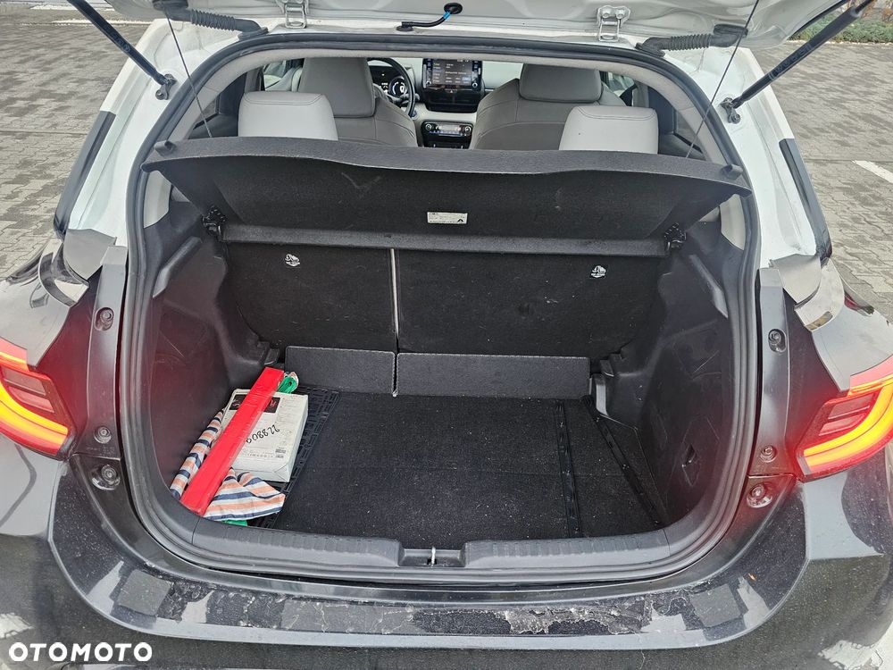 Toyota Yaris Hybrid 100 Selection - 10