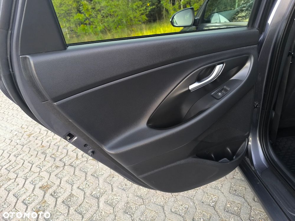 Hyundai i30 - 32