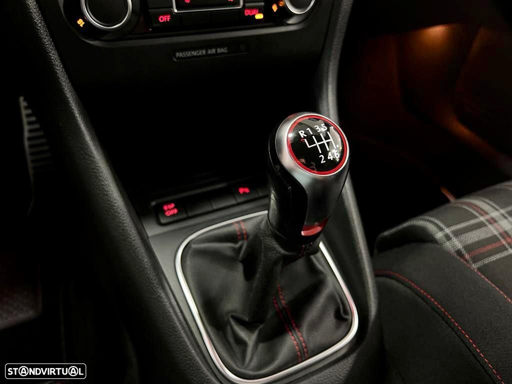 VW Golf 2.0 TSi GTI DSG - 20