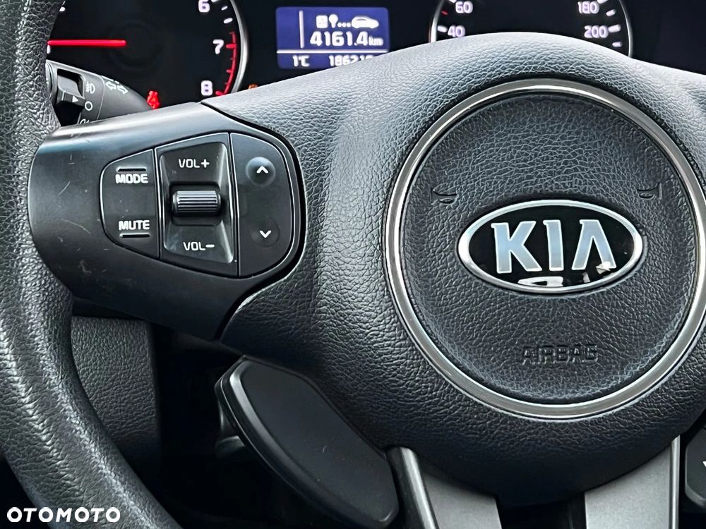 Kia Carens 1.6 GDI L - 19