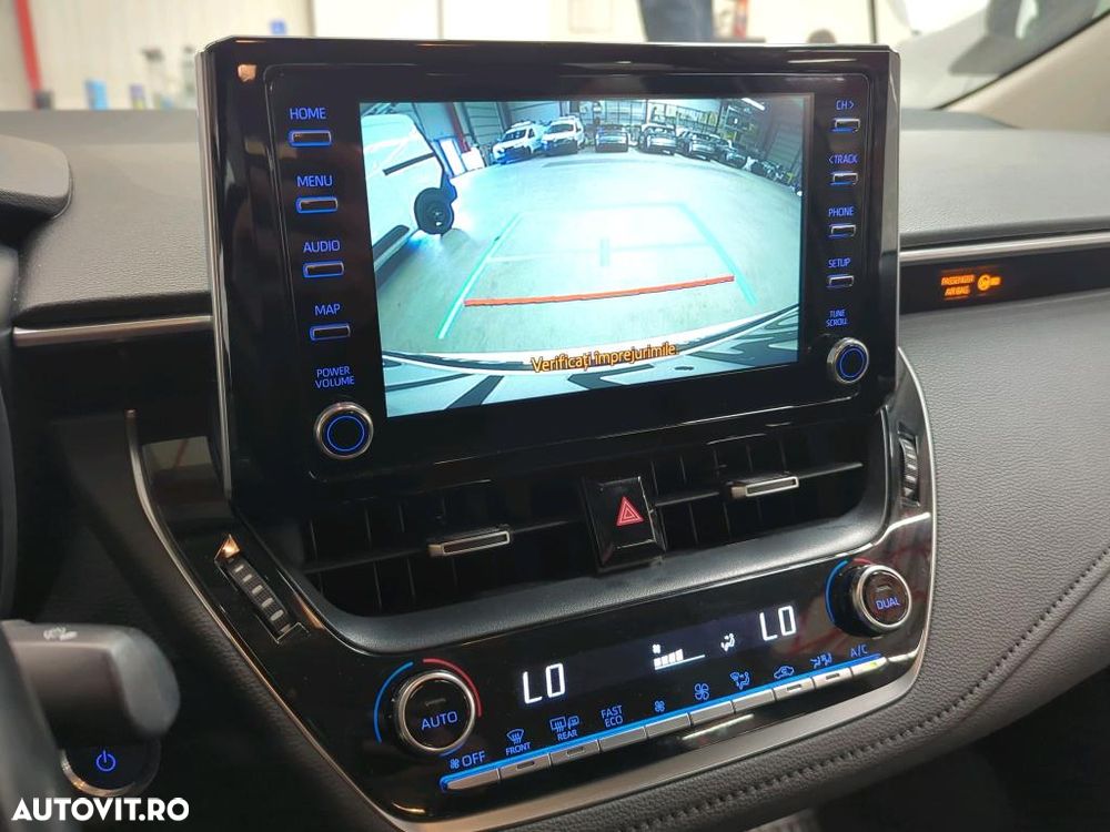 Toyota Corolla 1.8 HSD Business - 21