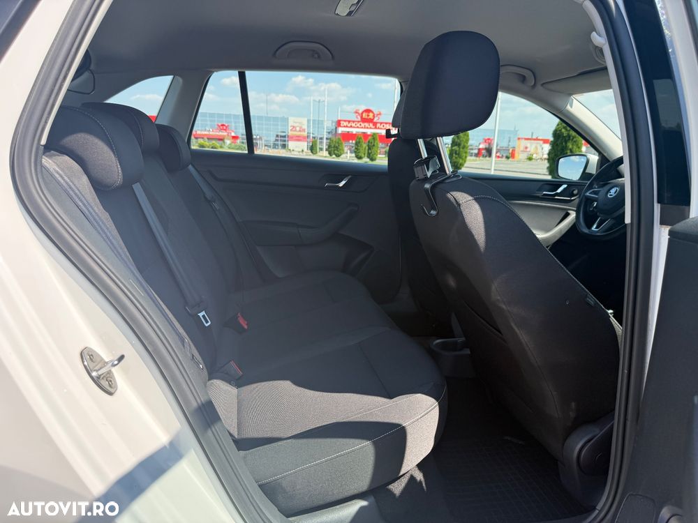 Skoda RAPID 1.2 TSI Elegance - 25
