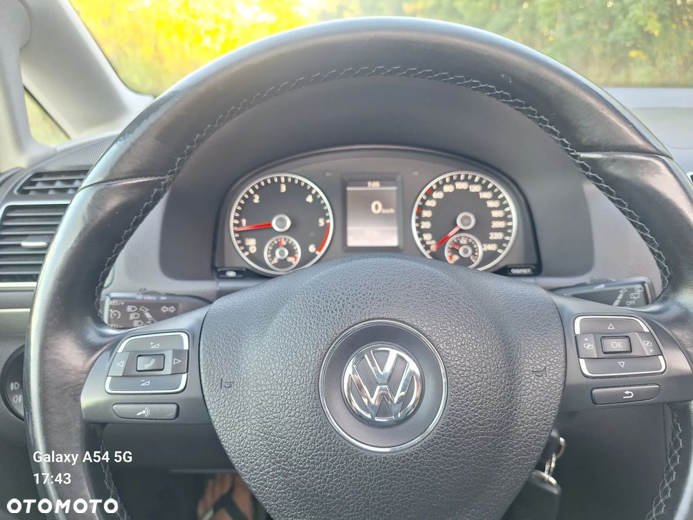Volkswagen Touran 1.6 TDI DPF BlueMotion Technology Highline - 18