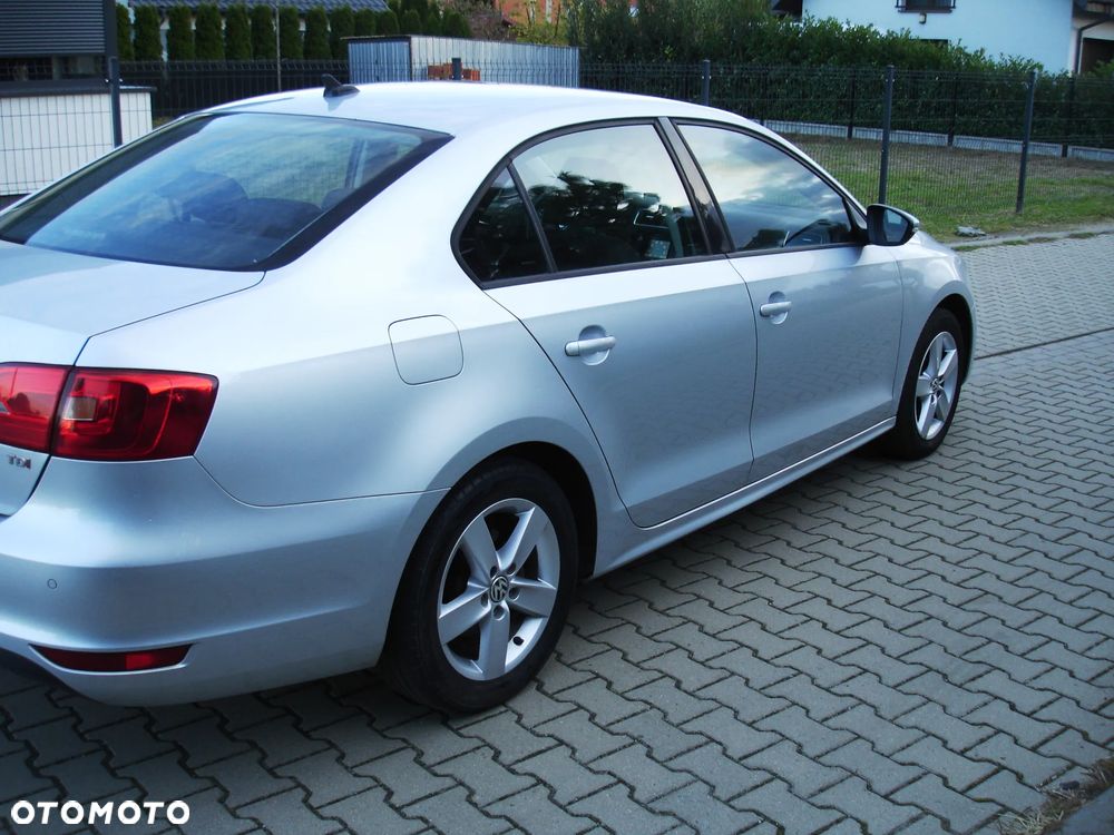 Volkswagen Jetta - 10