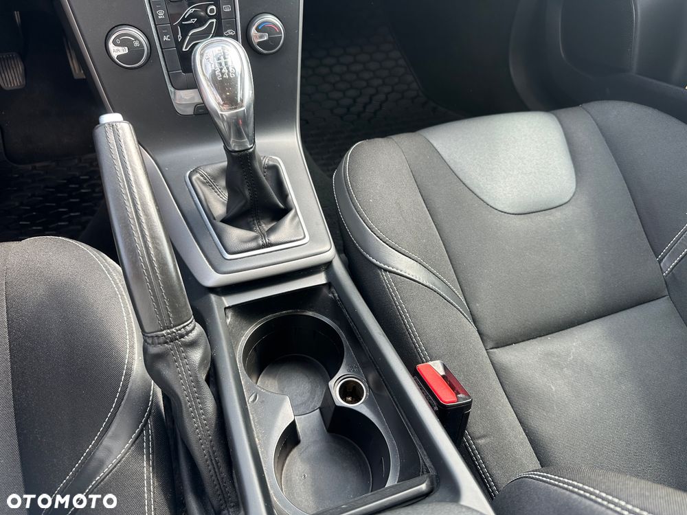 Volvo V40 D2 - 12
