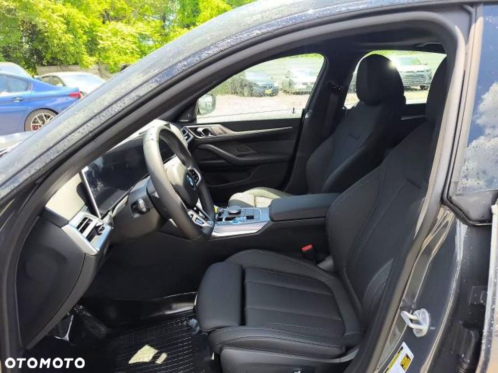 BMW i4 - 10