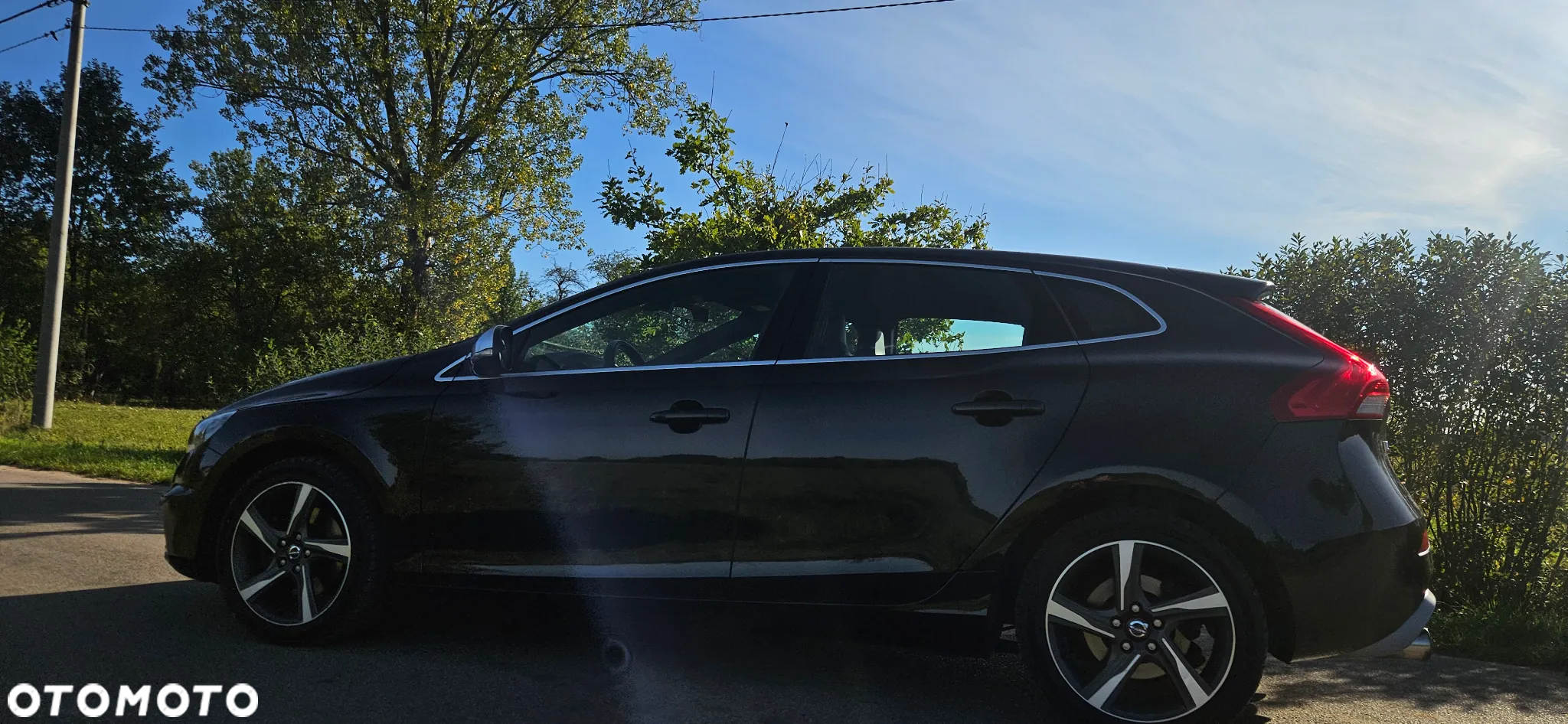 Volvo V40 T3 R-Design - 12