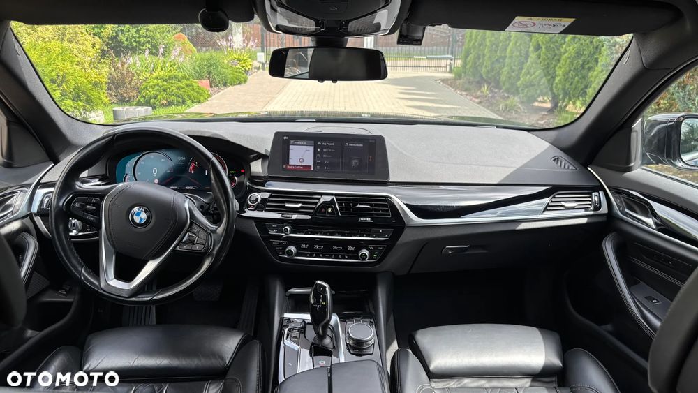 BMW Seria 5 520d Sport Line - 2