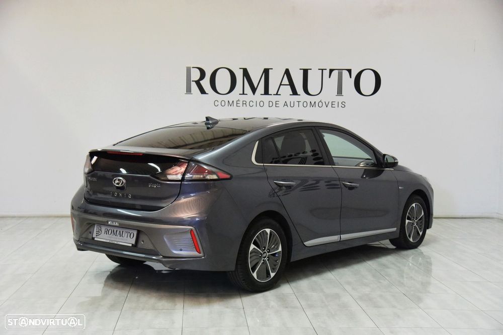 Hyundai Ioniq - 7