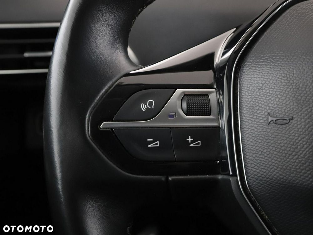 Peugeot 3008 1.2 PureTech Road Trip S&S - 34
