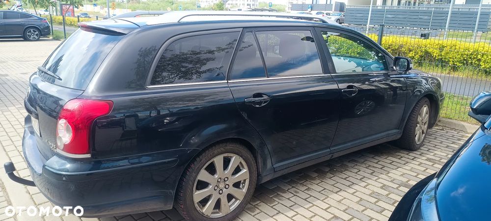 Toyota Avensis 2.0 D-4D - 3