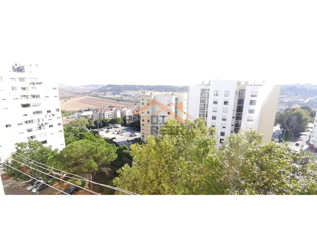 Apartamento T3 totalmente remodelado - Santo António dos Cavaleiros... - Grande imagem: 5/24